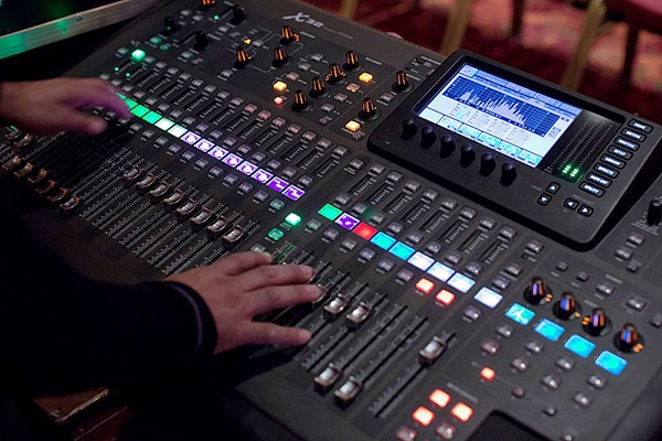 CORSO GRATUITO DI  TECNICO DEL SUONO - attestato qualifica professionale regionale